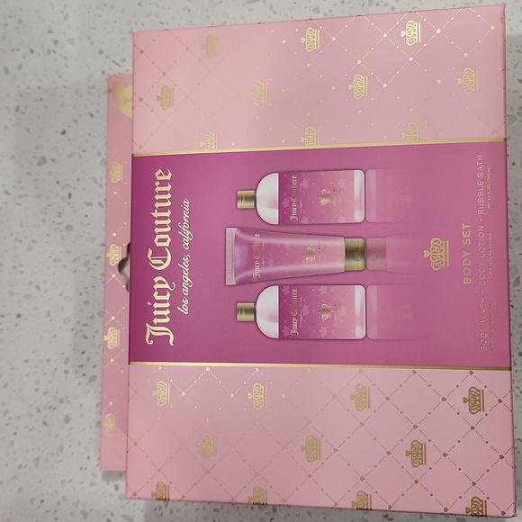 Juicy Couture Pink Body Set Body Wash Body Lotion Bubble Bath New In Box